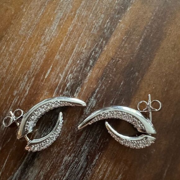 Elegant Silver Earrings horn style - Picture 4 of 5
